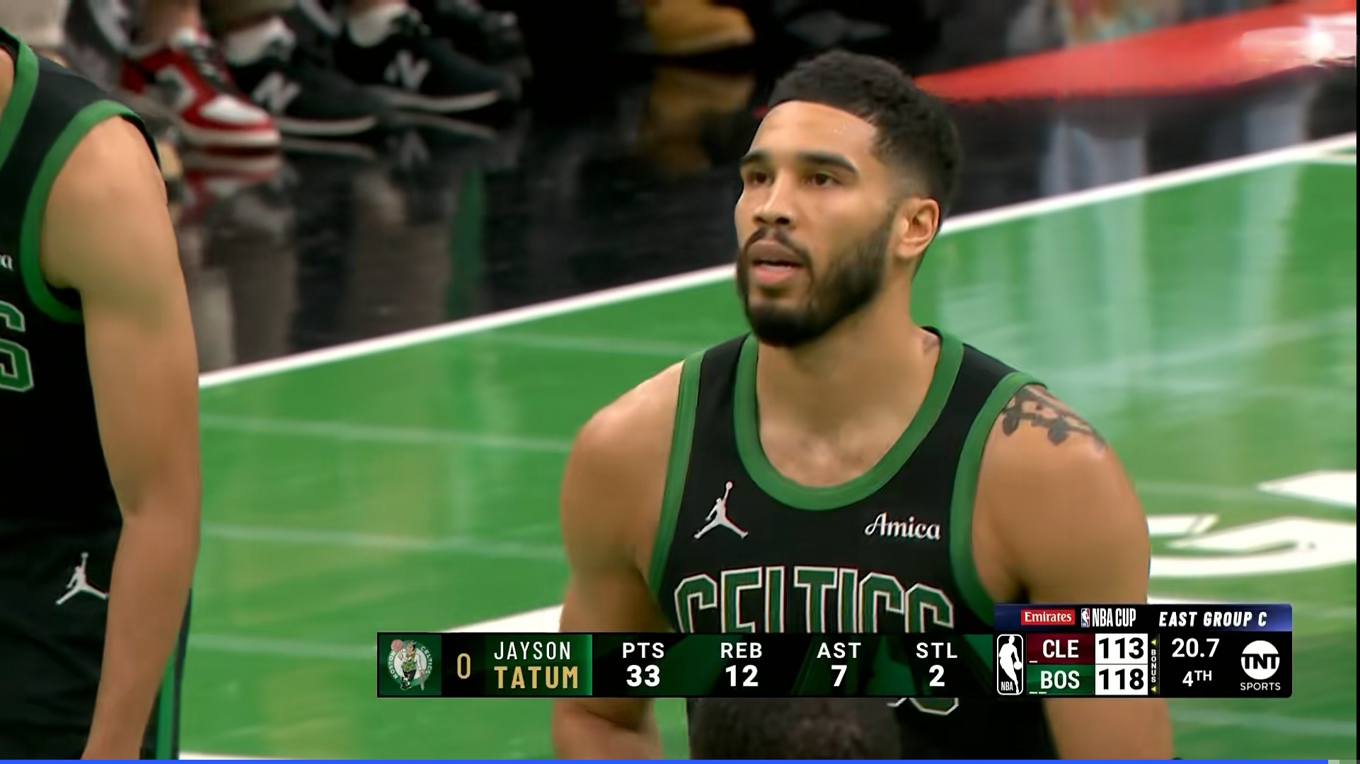 包含爵士大胜凯尔特人，米切尔砍下29分的词条