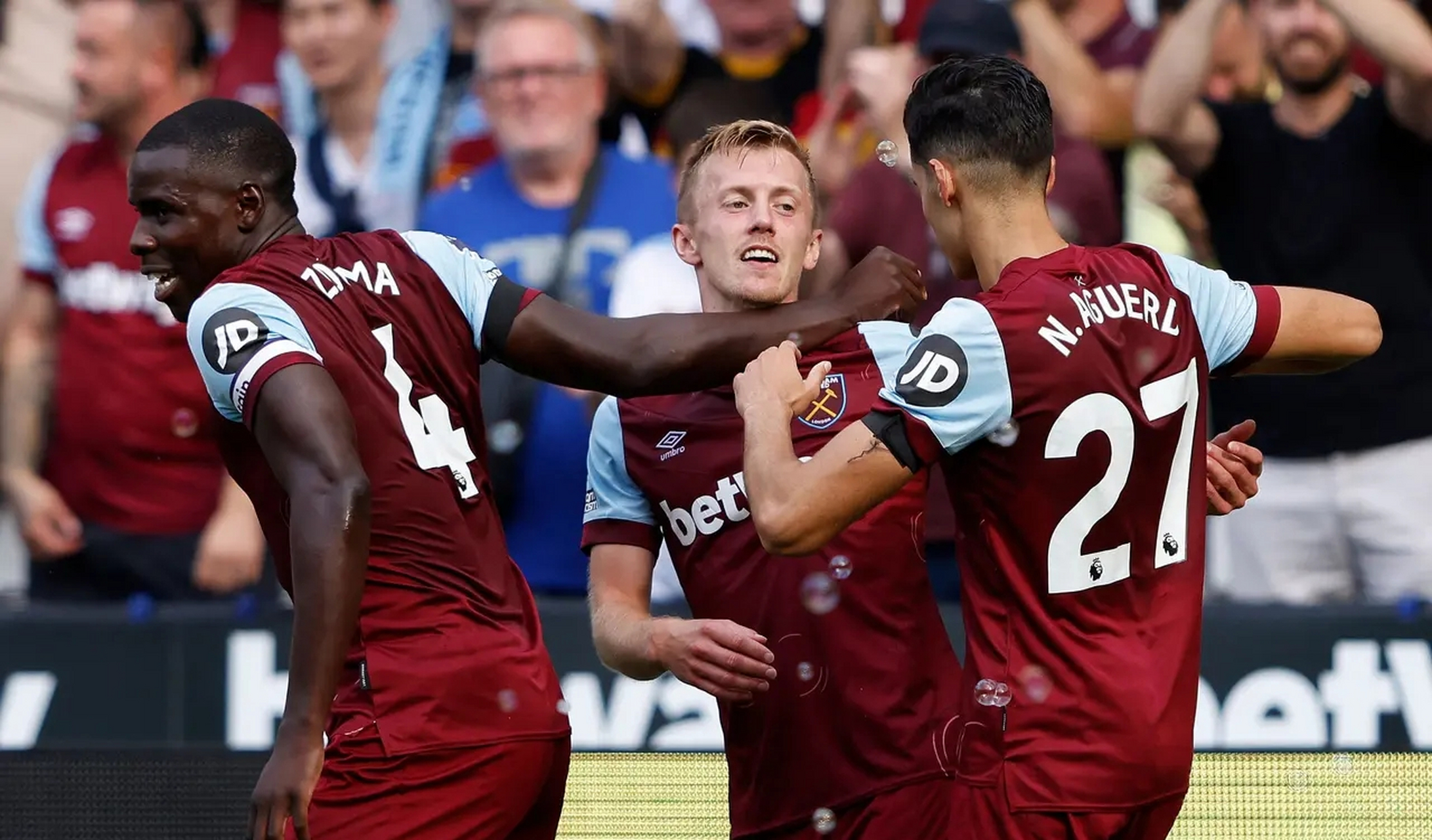 曼城客场战胜伯明翰城，继续领跑英超的简单介绍