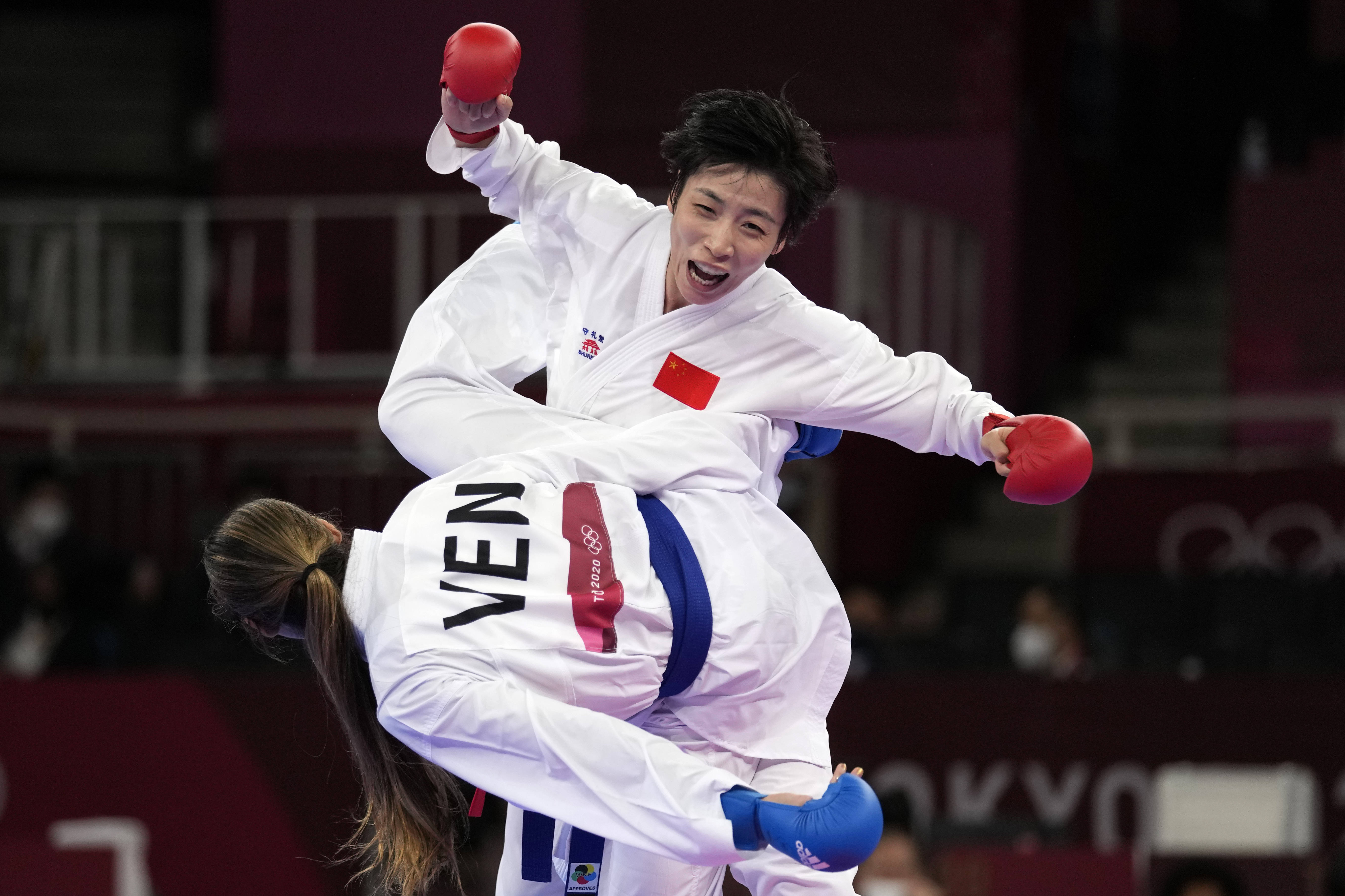 关于马来西亚空手道选手取得银牌,表现出色的信息 关于马来西亚空手道选手取得银牌,表现出色的信息