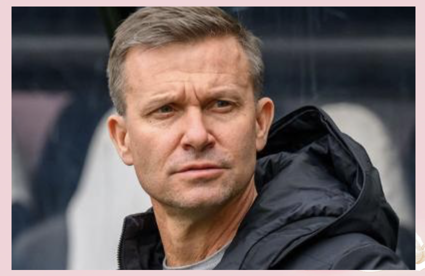 包含教练换帅后的法兰克福再次取得胜利的词条