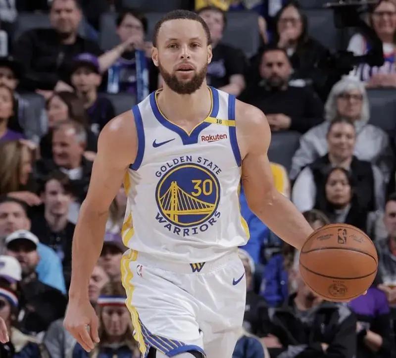 勇士客场大胜骑士,取得两连胜 勇士客场大胜骑士,取得两连胜