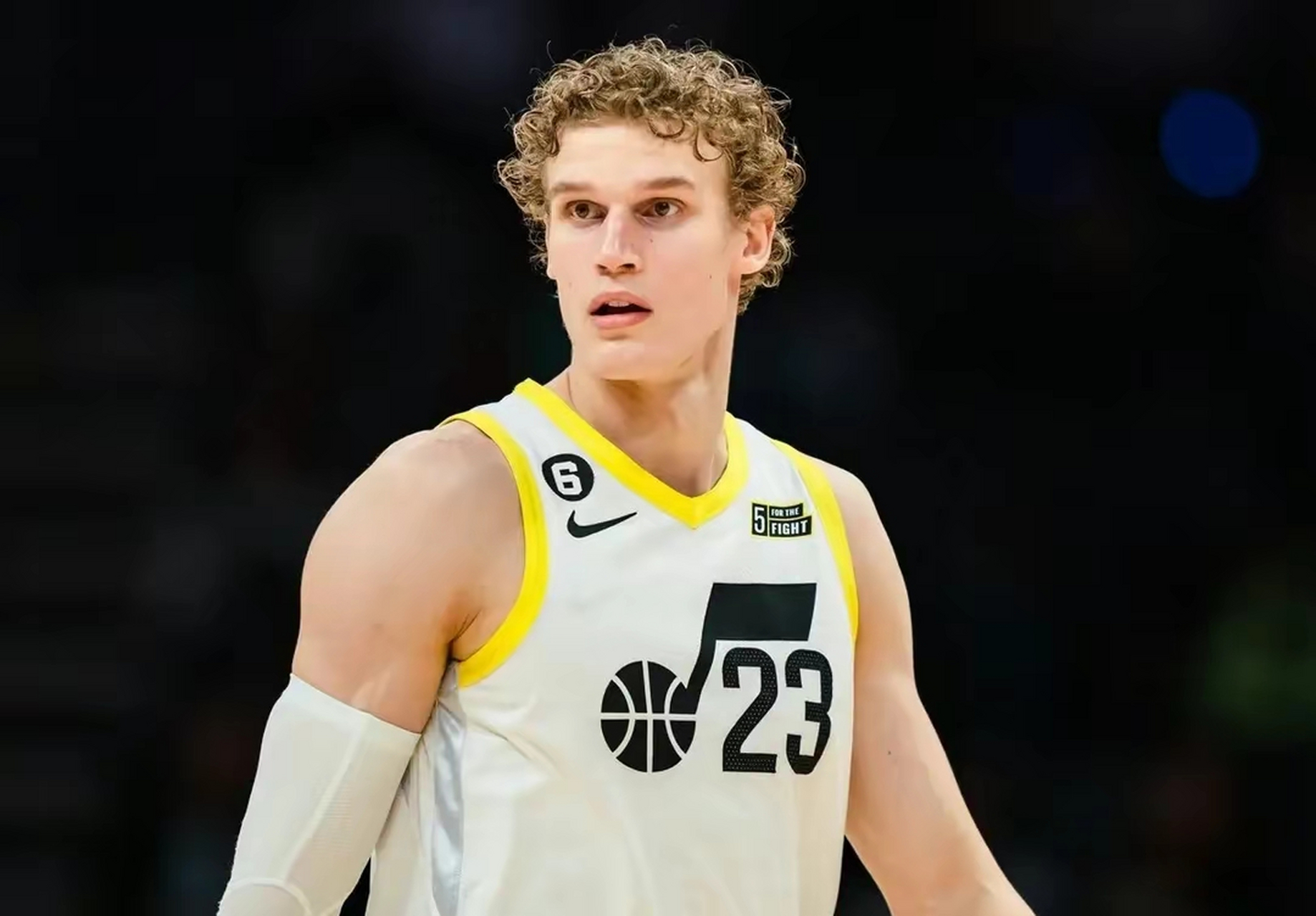 关于爵士前锋喜领个人荣誉，将继续为球队拼搏的信息