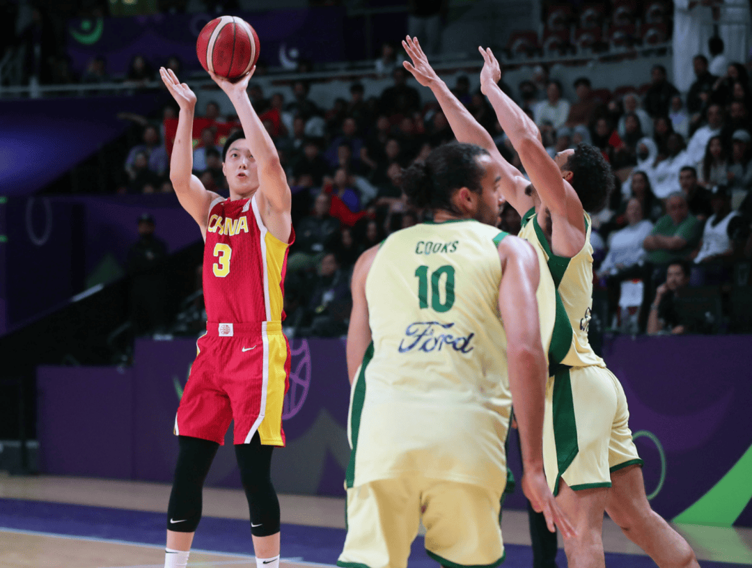 中国男篮在奥运资格赛中双杀韩国，半程领跑的简单介绍