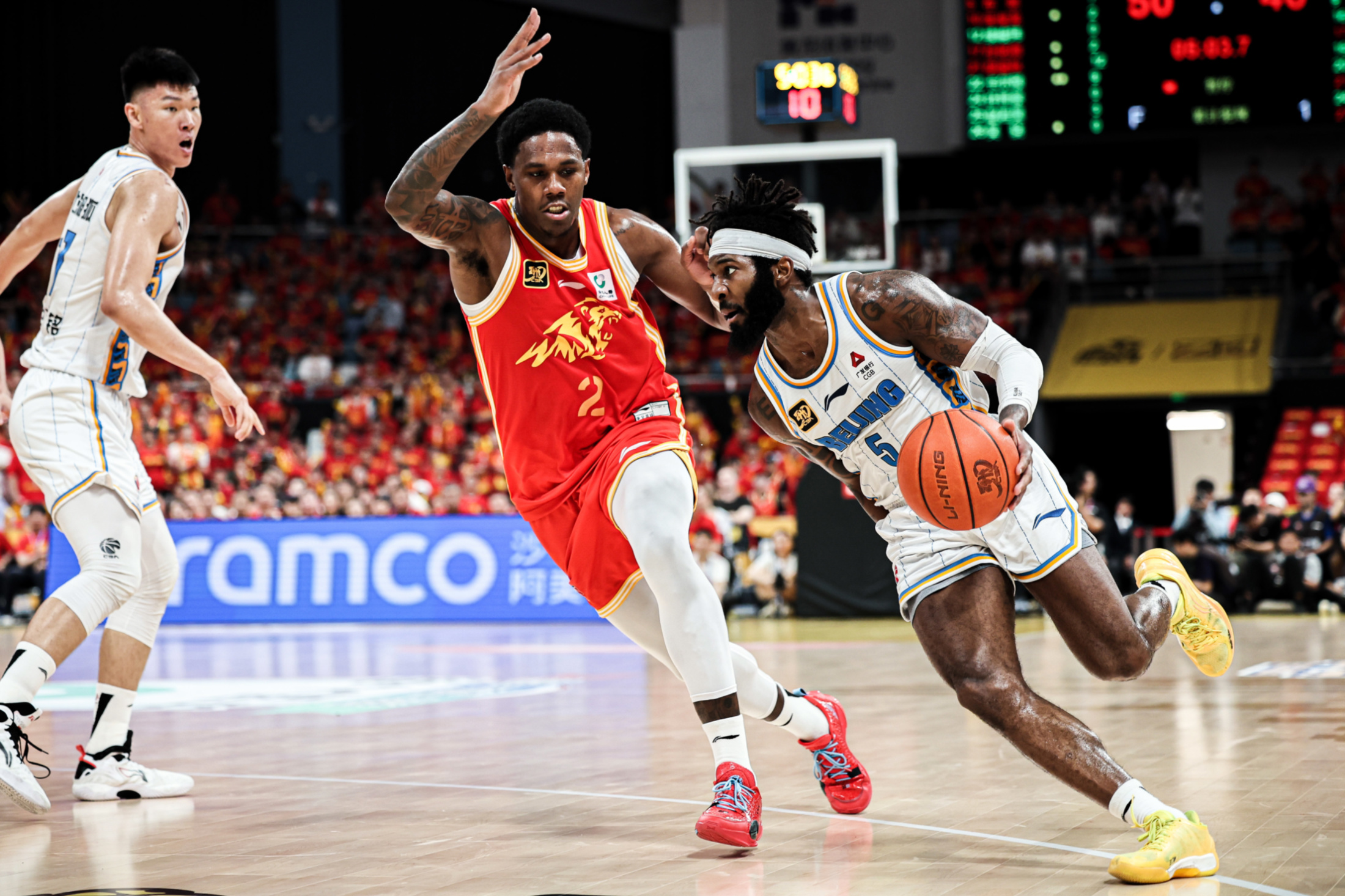 火热的篮球季,球迷瞩目的焦点战正酝酿的简单介绍 火热的篮球季,球迷瞩目的焦点战正酝酿的简单介绍